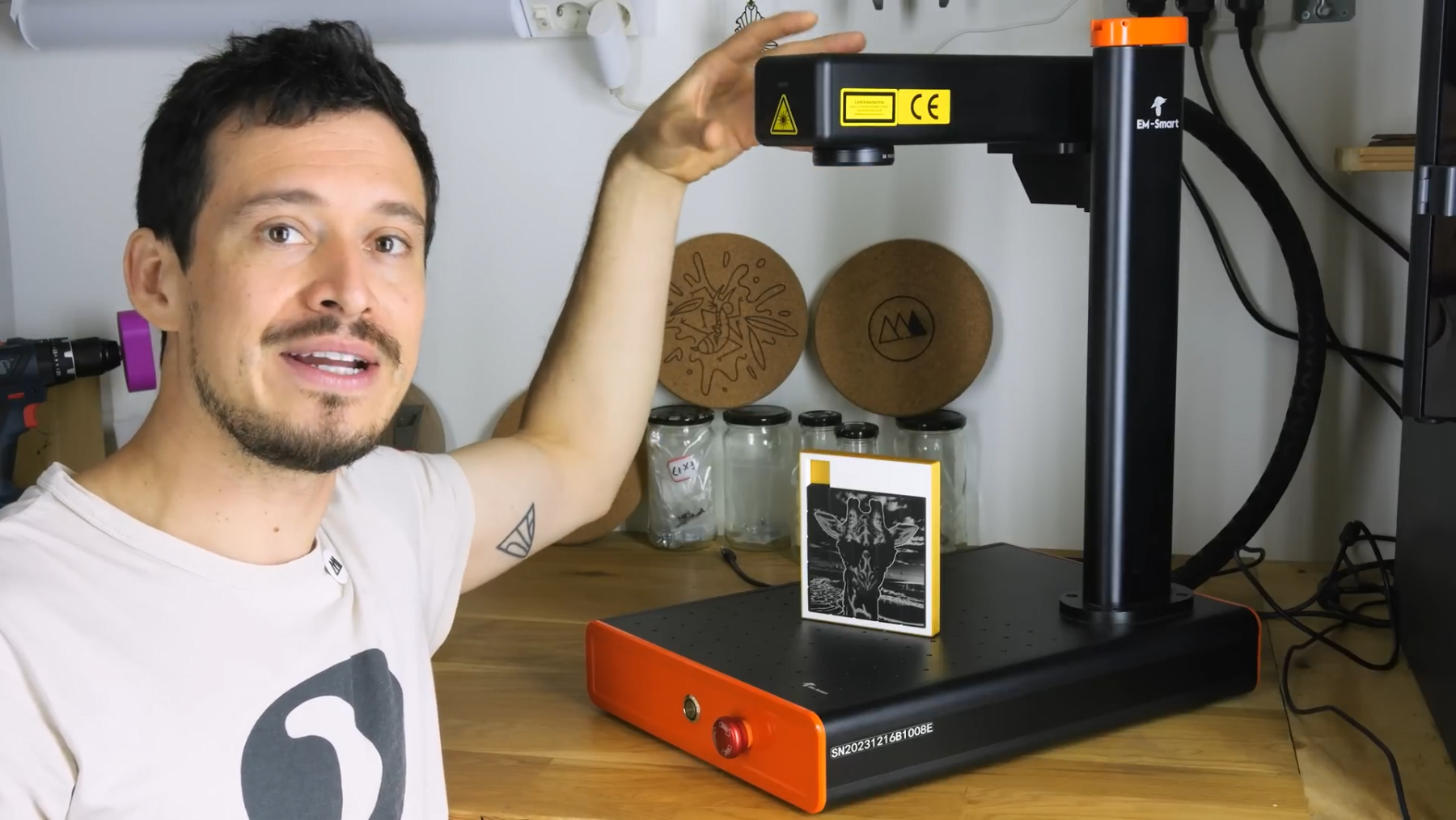 Video laden: EM-Smart Basic 20W/25W Faser-Lasergravierer